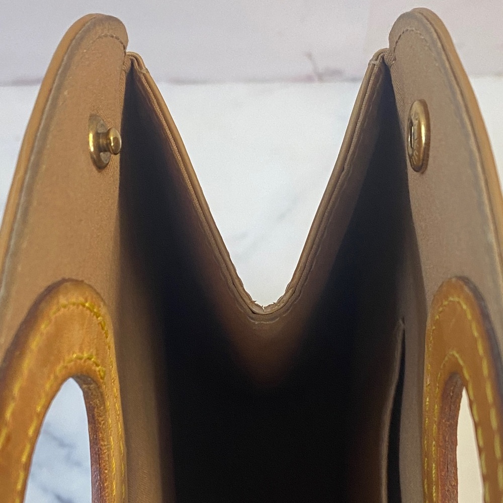 GUC Louis Vuitton Maple Leather Vernis Handbag - Picture 5 of 7